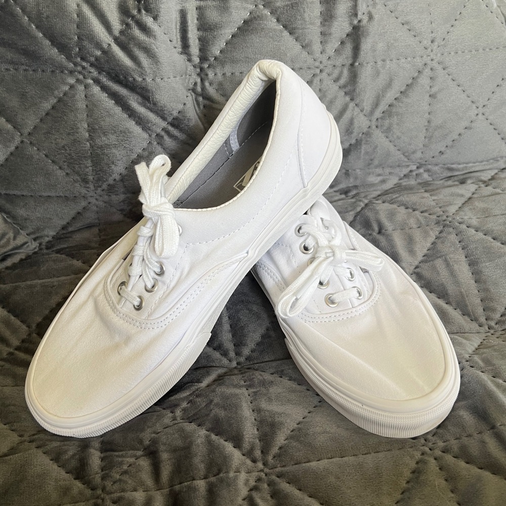 Vans Era Low Top Skate Sneakers All White Canvas Shoes Mens Size 8.5